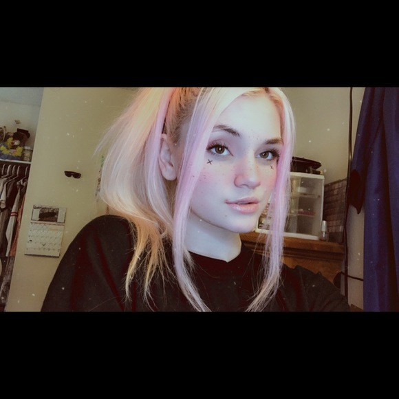 Meet your Posher, Rhi - Picture 1 of 1